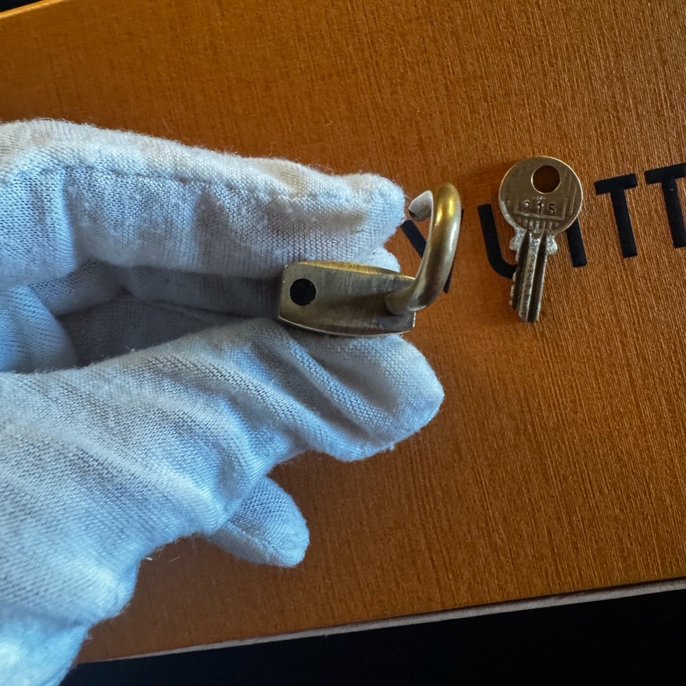 Louis Vuitton vintage lock and key set makes a beautiful gift comes with charm - Picture 7 of 9